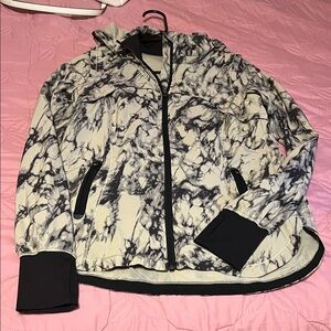 Lululemon Athletica Black and White Patterned Ski Jacket vintage